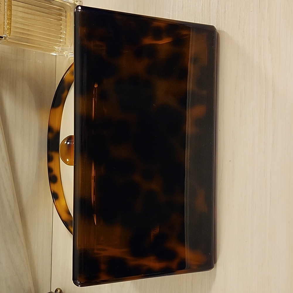 Tortoise Shell Acrylic Handbag - Picture 6 of 6